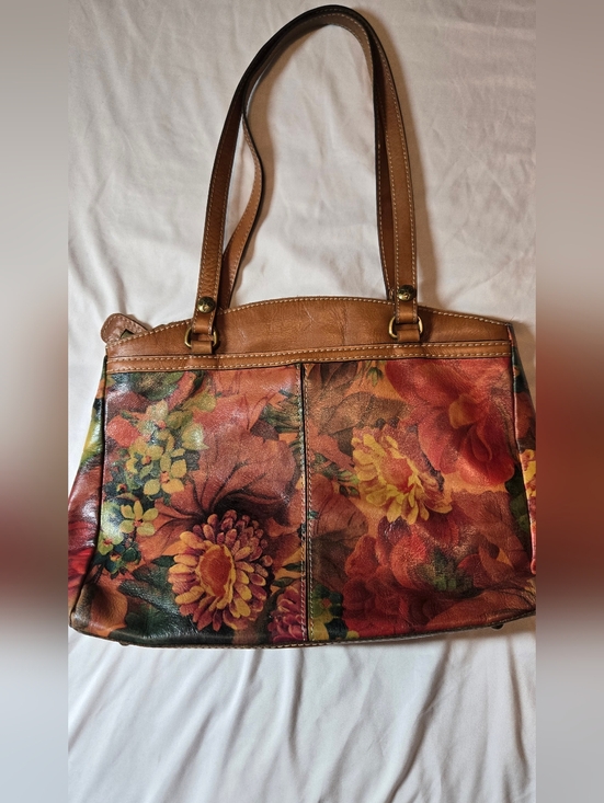 Patricia Nash Handbags - Patricia Nash Leather Floral Purse Excellemt Condition
